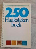 Haakboek met 250 verschillende steken., Ophalen of Verzenden, Zo goed als nieuw