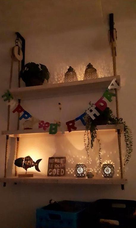 Prachtig solide wandrek, Huis en Inrichting, Kasten | Wandmeubels, Zo goed als nieuw, 150 tot 200 cm, Minder dan 150 cm, 25 tot 50 cm