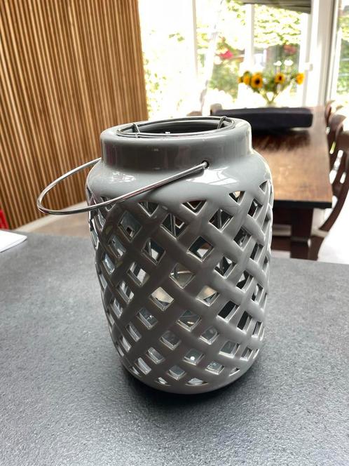 Grijs Windlicht Metaal, Huis en Inrichting, Woonaccessoires | Kandelaars en Kaarsen, Zo goed als nieuw, Kandelaar, Minder dan 25 cm