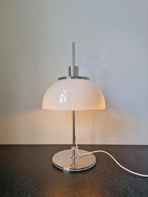 Vintage Guzzini "Faro" tafellamp mushroom design, Huis en Inrichting, Lampen | Tafellampen, Zo goed als nieuw, Minder dan 50 cm