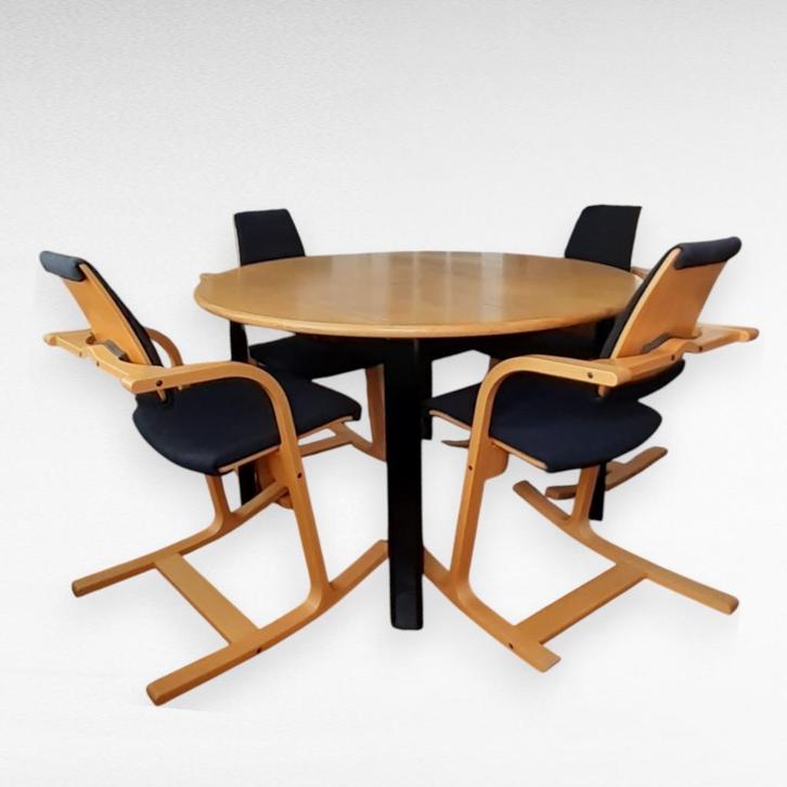 Set uitschuifbare tafel en 4 Stokke Actulum stoelen, Huis en Inrichting, Complete eetkamers, Gebruikt, 4 tot 6 stoelen, Ophalen