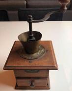 Vintage/  Duitse koffiemolen van koper met hout, P.D., Antiek en Kunst, Ophalen of Verzenden