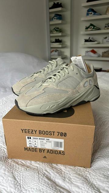 YEEZY BOOST 700 SALT 43 1/3 