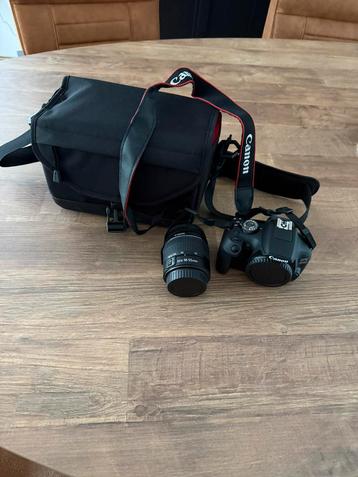 Te koop Canon EOS 2000D + 18-55mm f/3.5-5.6 DC III beschikbaar voor biedingen