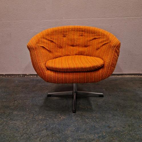 Jaren 60 oranje vintage fauteuil clubfauteuil draaistoel, Huis en Inrichting, Fauteuils, Gebruikt, Metaal, Stof, 50 tot 75 cm