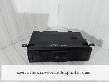 CD wisselaar Mercedes W203 2038200814 beschikbaar voor biedingen