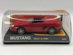 New-Ray 48669 Ford Mustang Mach 3 Cabriolet 1998 -GOED- M30, Hobby en Vrije tijd, Modelauto's | 1:43, Overige merken, Gebruikt