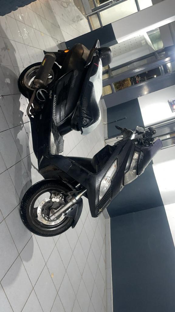 Kymco new dink clone hexagon, Fietsen en Brommers, Scooters | Peugeot, Zo goed als nieuw, Overige modellen, Benzine, Ophalen