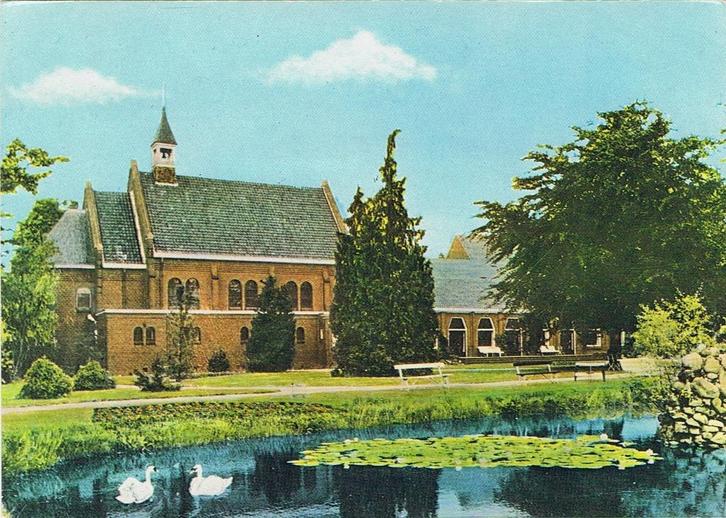 Zenderen, De Zwanenhof, achterzijde met tuin - 1977, Verzamelen, Ansichtkaarten | Nederland, Gelopen, Overijssel, 1960 tot 1980
