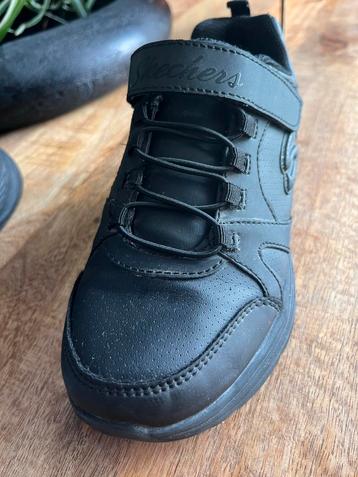 Zwarte Skechers sneakers klittenband & veters beschikbaar voor biedingen