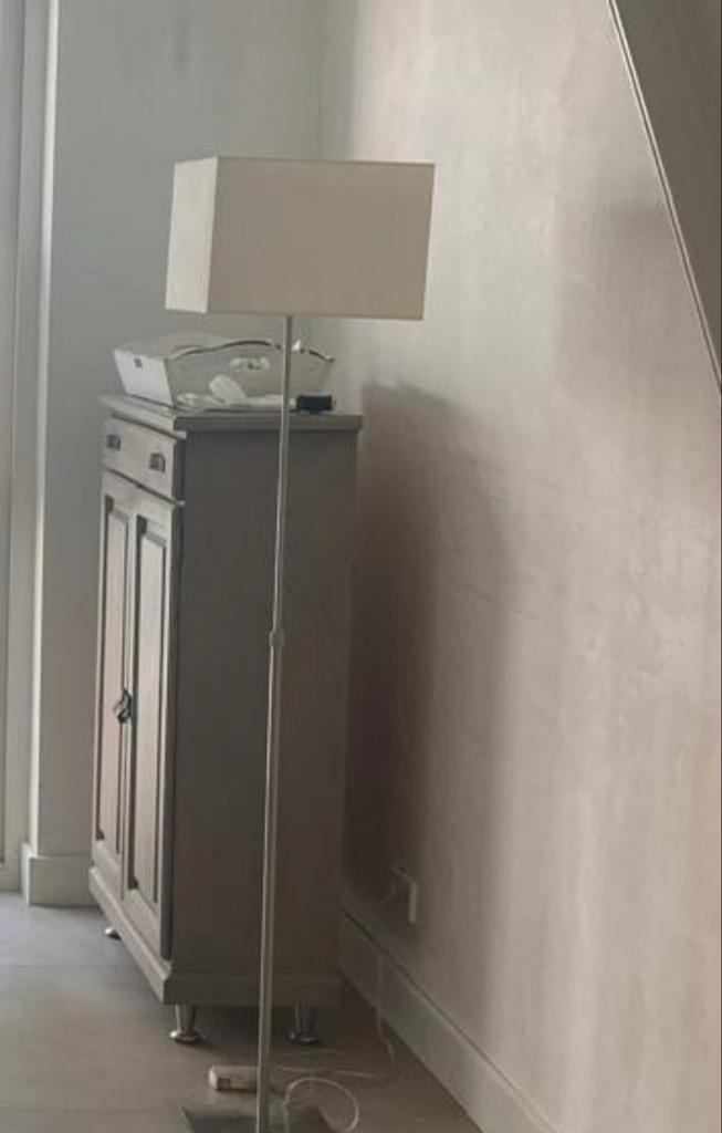 2x in hoogte verstelbare, dimbare schemerlampen, Huis en Inrichting, Lampen | Vloerlampen, Gebruikt, 150 tot 200 cm, Metaal, Ophalen