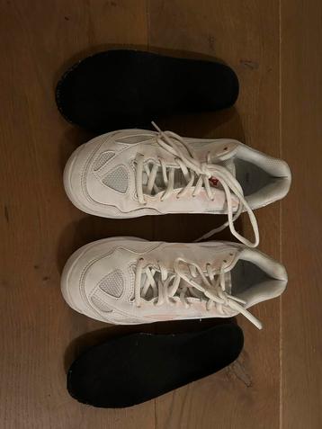 Mizuno Zaalschoenen Maat 37 beschikbaar voor biedingen