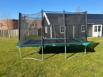 Te koop nette salta trampoline beschikbaar voor biedingen