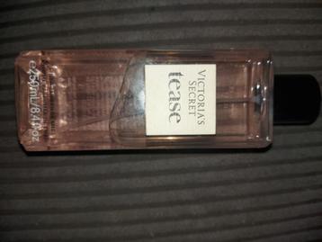 Victoria's Secret Tease Perfume  250ml beschikbaar voor biedingen