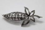 Broche verzilverd blad met markasieten (7924-5055), Sieraden, Tassen en Uiterlijk, Broches, Ophalen, Zo goed als nieuw, Zilver