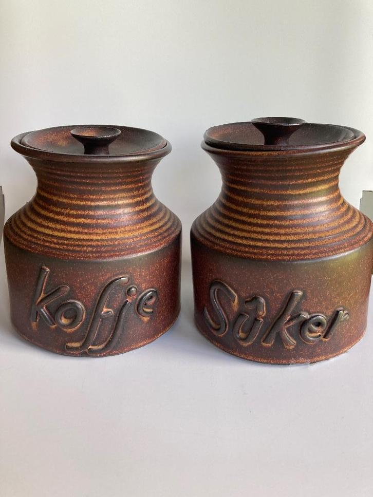 Keramiek potten mat bruin Friesland Suker Kofje pottenbakker, Huis en Inrichting, Keuken | Servies, Overige typen, Overige stijlen