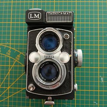 Yashica Mat LM Camera beschikbaar voor biedingen