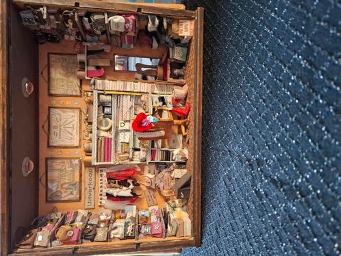Mooie kijkkast, Verzamelen, Poppenhuizen en Toebehoren, Zo goed als nieuw, Poppenhuis, Ophalen of Verzenden