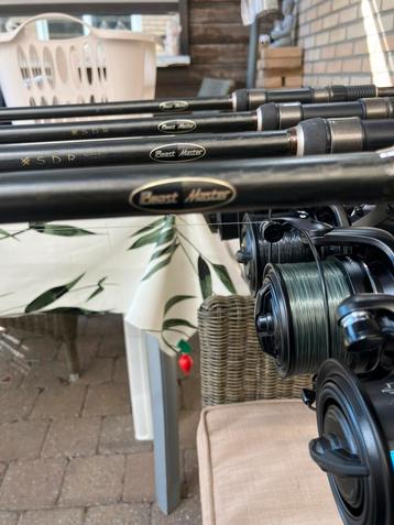 4 stuks Shimano Beastmaster 12ft en 2,5lb (als nieuw!) beschikbaar voor biedingen