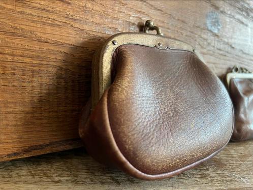 OUDE PORTEMONNEE LEER, Antiek en Kunst, Antiek | Kleding en Accessoires, Ophalen of Verzenden