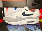 Nike Air Max 1 'Platinum Tint' EU41 2023, Kleding | Heren, Schoenen, Colosseum 1, 1213 NL Hilversum, Nederland, Wit, Nike, Ophalen of Verzenden