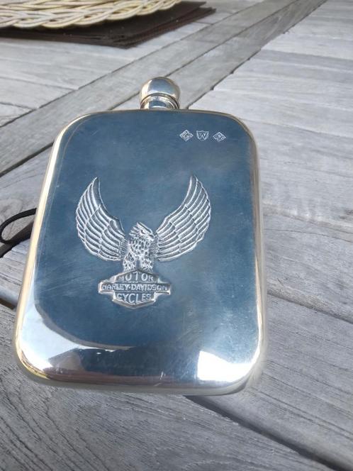 Echt zilver heup fles harly davidson, Antiek en Kunst, Antiek | Goud en Zilver, Zilver, Ophalen