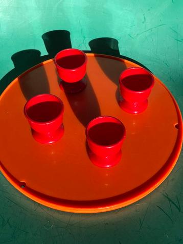Retro eierdopjes set van 4 rood kunststof jaren 70 Emsa