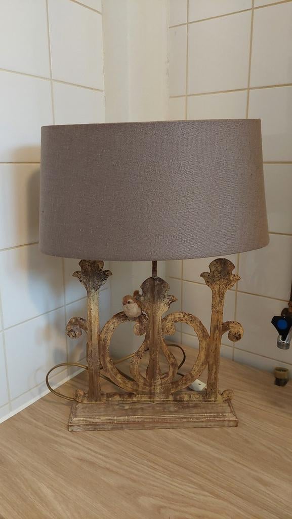 Prachtige gietijzeren/houten lamp met vogeltje, Ophalen