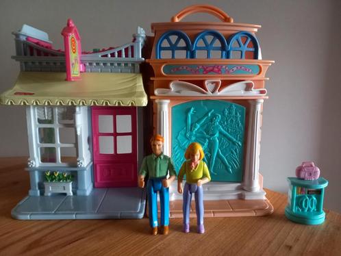 Fisher price vintage studio/draagbaar huisje/poppetjes/ 2001, Kinderen en Baby's, Speelgoed | Poppenhuizen, Gebruikt, Poppenhuis