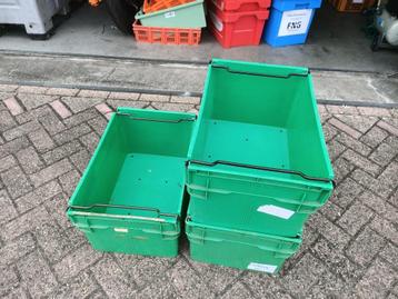 50 x stapelbare kratten 31cm hoog, 40cm breed, 59,5cm lengte beschikbaar voor biedingen