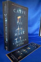 Veronica Roth - Carve the Mark (NL), Ophalen of Verzenden, Zo goed als nieuw, Veronica Roth, Fictie