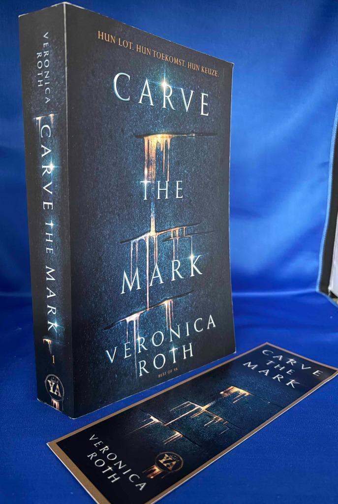 Veronica Roth - Carve the Mark (NL), Boeken, Kinderboeken | Jeugd | 13 jaar en ouder, Zo goed als nieuw, Fictie, Ophalen of Verzenden