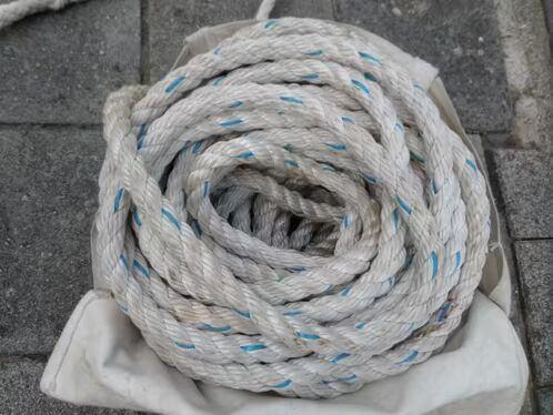 Touw - Polyester - Geslagen - 60m lengte, Watersport en Boten, Accessoires en Onderhoud, Nieuw, Overige typen, Ophalen