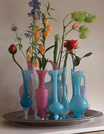 Opaline Vaasjes,origineel melkglas, verzameling 20 stuks beschikbaar voor biedingen