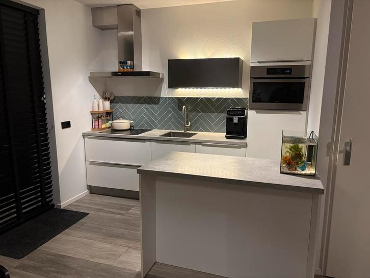 Complete Keuken met Inbouwapparatuur., Huis en Inrichting, Keuken | Complete keukens, Gebruikt, Overige typen, Wit, Kunststof