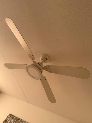 Ventilator lamp met 3 standen - Zo goed als nieuw! beschikbaar voor biedingen