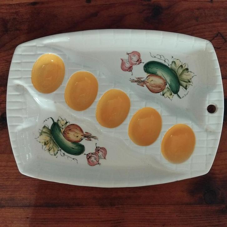 Vintage Eierdopjes Serveerschaal met Groente Decor, Antiek en Kunst, Antiek | Schalen, Ophalen of Verzenden