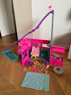 Barbie droomcamper met zwembad, Ophalen of Verzenden, Zo goed als nieuw, Toebehoren