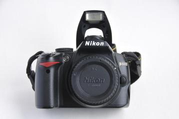 Nikon D3000 spiegelreflex body + tas   beschikbaar voor biedingen
