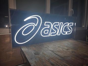 Asics Reclamebord - Neon Verlichting beschikbaar voor biedingen