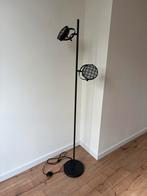 Stijlvolle zwarte vloerlamp industrieel, Huis en Inrichting, Lampen | Vloerlampen, Ophalen, Zo goed als nieuw, Metaal, 150 tot 200 cm