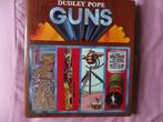 boek GUNS, Dudley Pope 1969  vuurwapens, Ophalen of Verzenden, Tweede Wereldoorlog, Gelezen