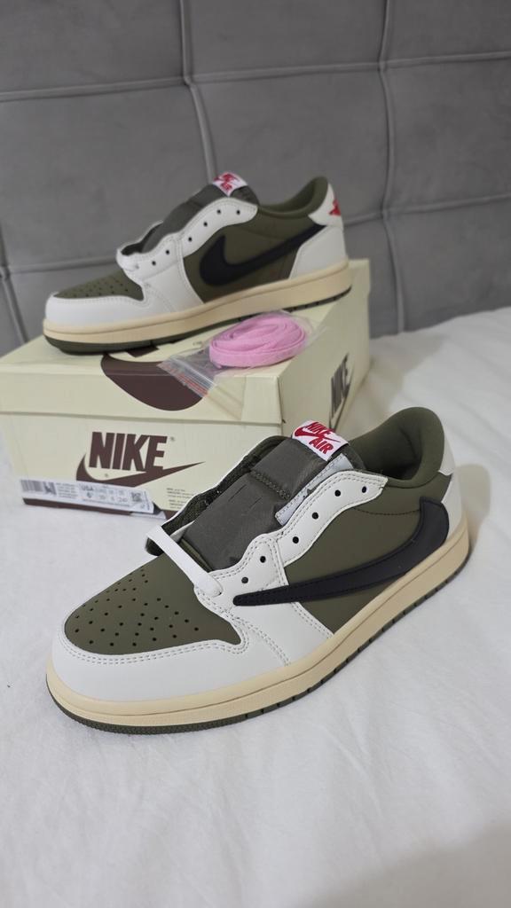 Nike x Travis Scott Medium Olive, Kleding | Heren, Schoenen, Nieuw, Ophalen of Verzenden