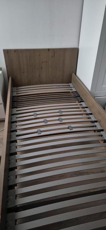 Eenpersoonsbed bruin/taupe + lattenbodem beschikbaar voor biedingen