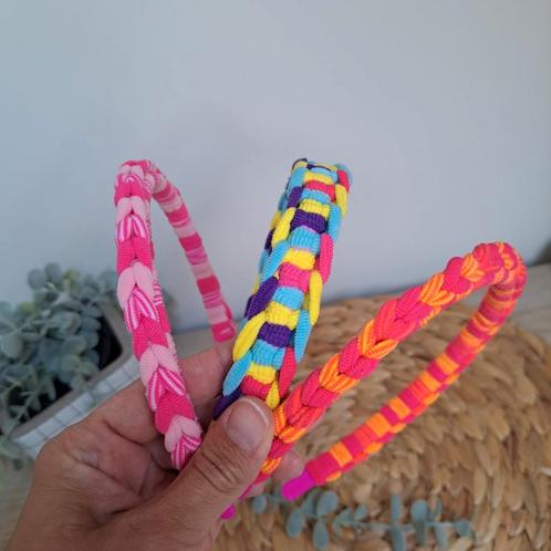 Vrolijke haarbandjes met vlechteffect, Kinderen en Baby's, Kindermode-accessoires, Zo goed als nieuw, Ophalen of Verzenden