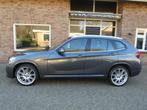 BMW X1 SDrive20i High Executive Automaat / M Pakket / Leder, Auto's, Te koop, Zilver of Grijs, Benzine, Gebruikt