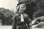 981706 Scouting PRINCESS ANNE IN HER BROWNIE UNIFORM, Verzamelen, Ophalen of Verzenden, Ongelopen