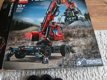 Zo goed als nieuw  Lego technic 42144 grijp kraan beschikbaar voor biedingen