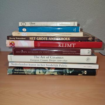Partij boeken over antiek (schilderijen, porselein, glas) beschikbaar voor biedingen