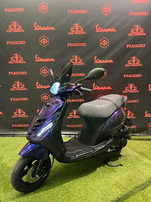 Piaggio Zip 2024 Brom! SP Mystic Purple Alpha Led Garantie!, Fietsen en Brommers, Scooters | Piaggio, Zip, Ophalen of Verzenden